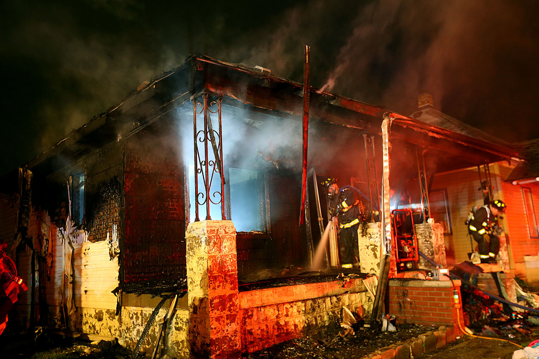Fire destroys Bell Street residence